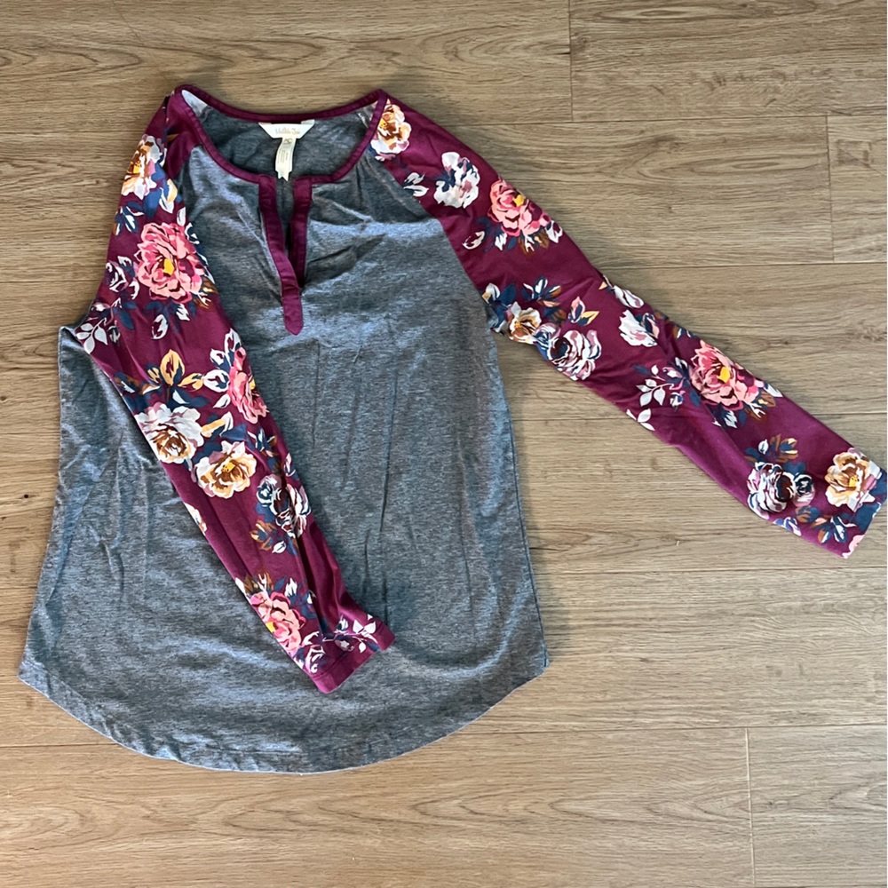 Matilda Jane Women's Size Small Gray Wine Floral Raglan Cute Top Shirt